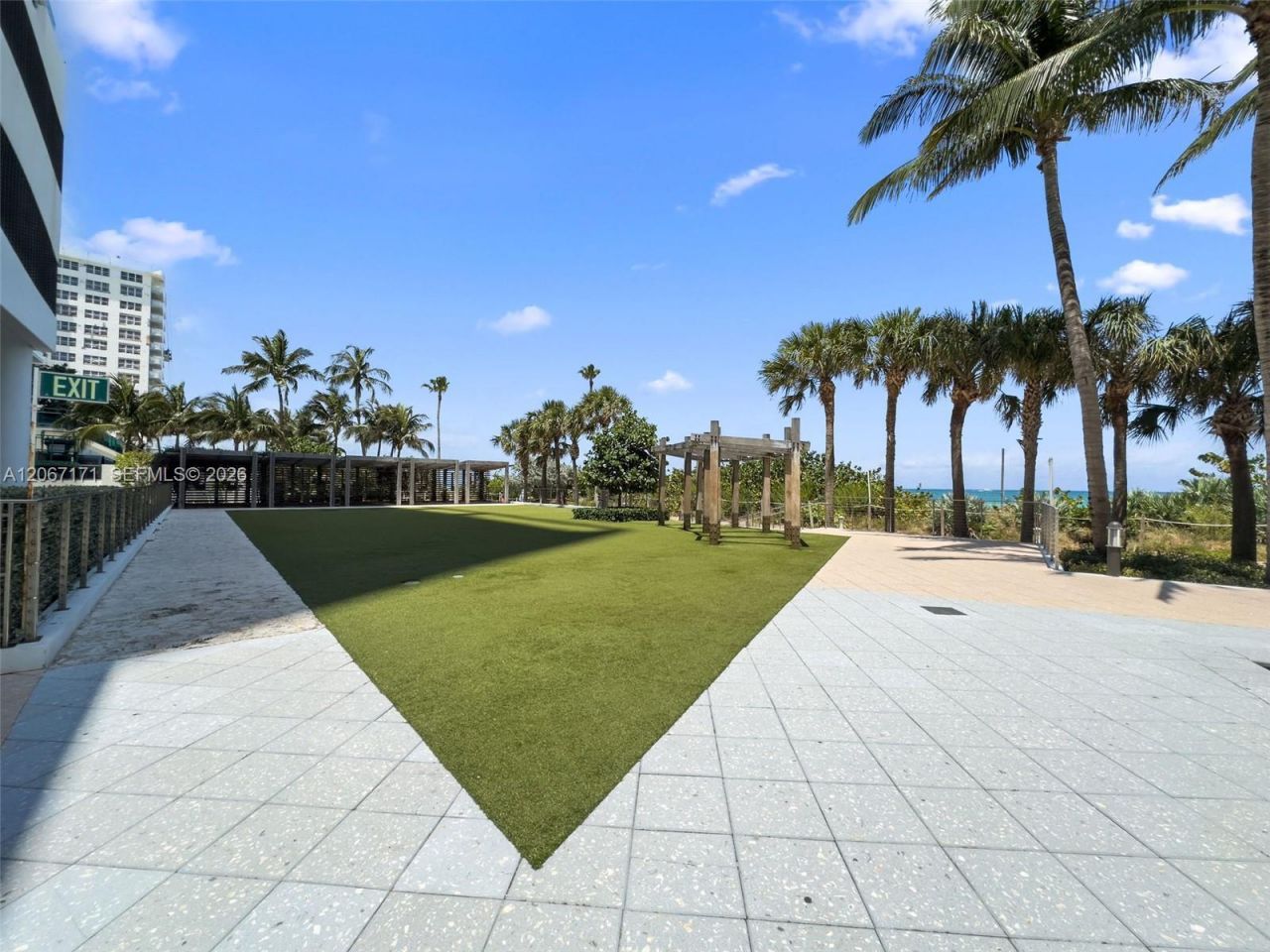 6799 Collins Ave, Unit 1103, Miami Beach, FL 33141 Photo