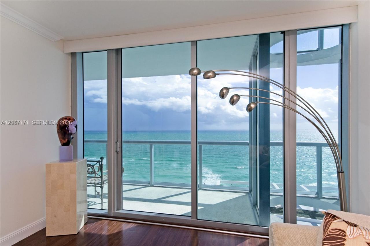 6799 Collins Ave, Unit 1103, Miami Beach, FL 33141 Photo