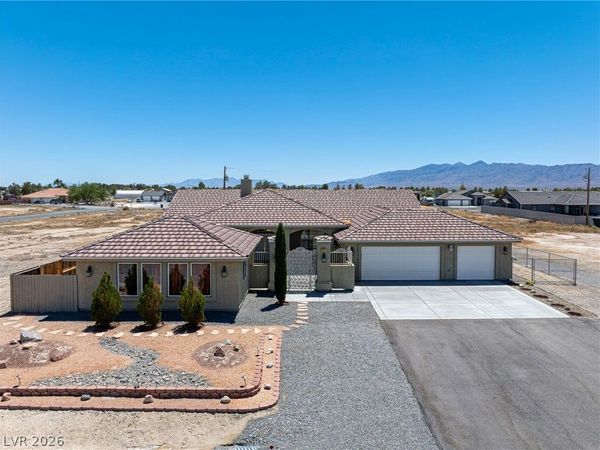 381 E Kiowa Street , Pahrump, NV 89048