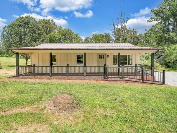 97 Green Acres LN , New Castle, VA 24127