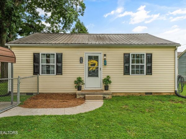 569 Monroe St, Madisonville, TN 37354