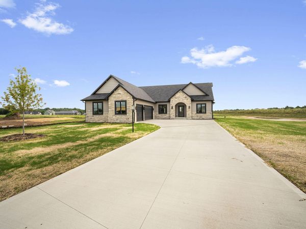 4475 Blake Ct, Richfield, WI 53017