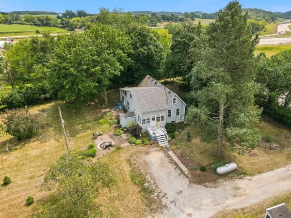 N1360 Deerpath Rd, Koshkonong, WI 53538