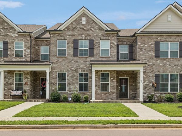 2845 Suzanne Landon Dr, Murfreesboro, TN 37130