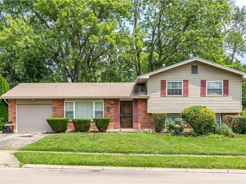 3730 Hermosa Drive, Clayton, OH 45416 Photo 3