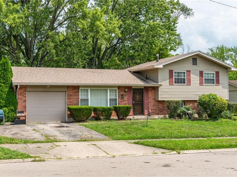 3730 Hermosa Drive, Clayton, OH 45416 Photo 4