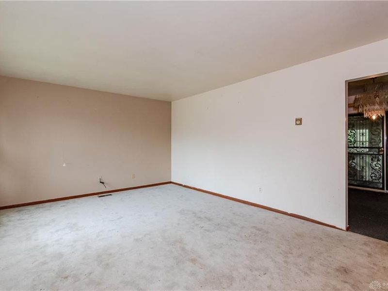 3730 Hermosa Drive, Clayton, OH 45416 Photo 8