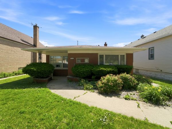 13227 S Escanaba Avenue, Chicago, IL 60633