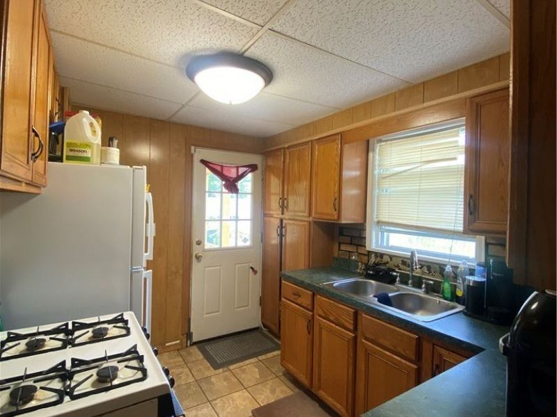 1536 E 195th Street , Euclid, OH 44117 Photo 8