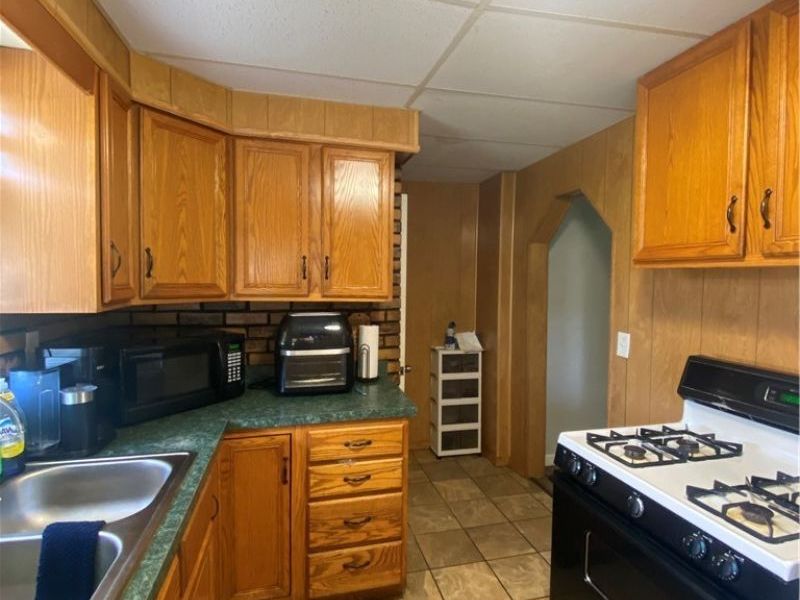 1536 E 195th Street , Euclid, OH 44117 Photo 9