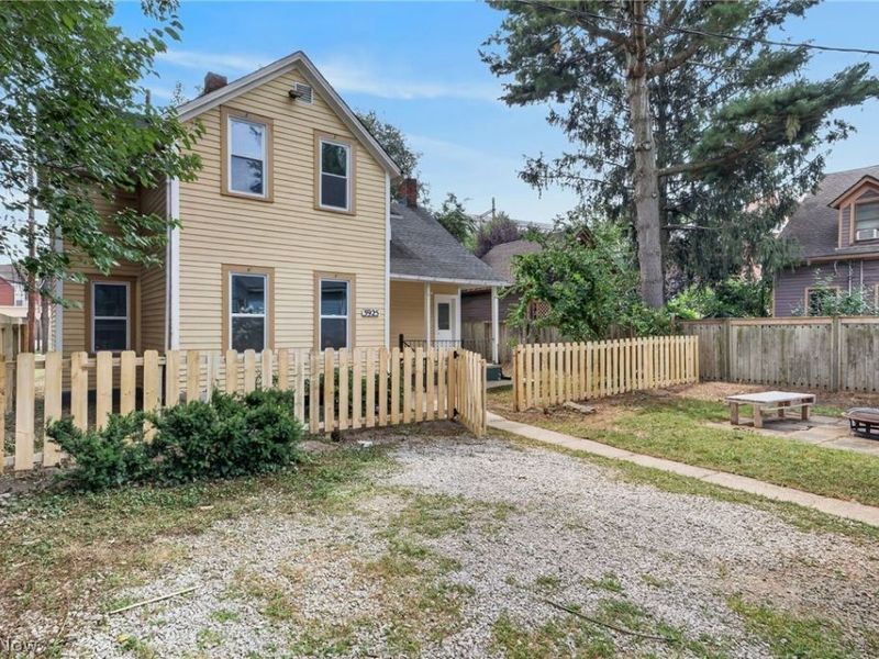 3925 Bridge Avenue , Cleveland, OH 44113 Photo 2