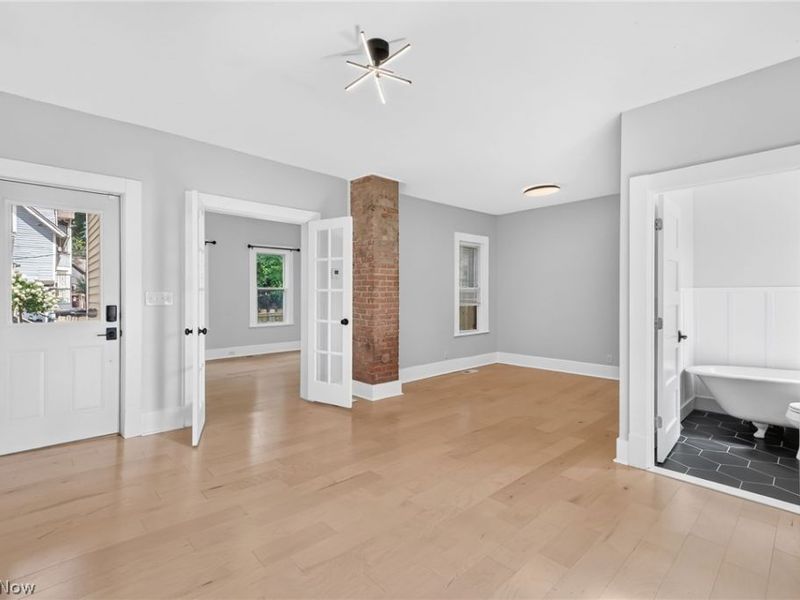 3925 Bridge Avenue , Cleveland, OH 44113 Photo 5