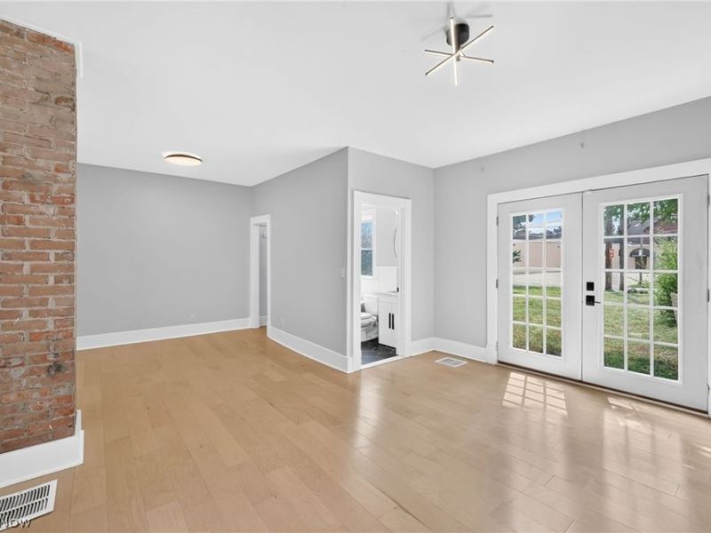 3925 Bridge Avenue , Cleveland, OH 44113 Photo 6