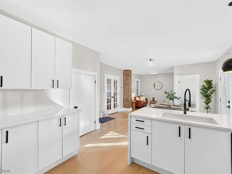 3925 Bridge Avenue, Cleveland, OH 44113 Photo 6