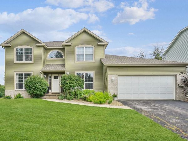 411 Cobble Stone Drive NW, Cedar Rapids, IA 52405