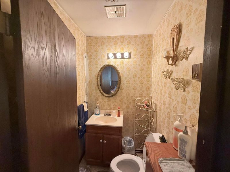 7701 Witherspoon Drive NE, Baltimore, OH 43105 Photo 14