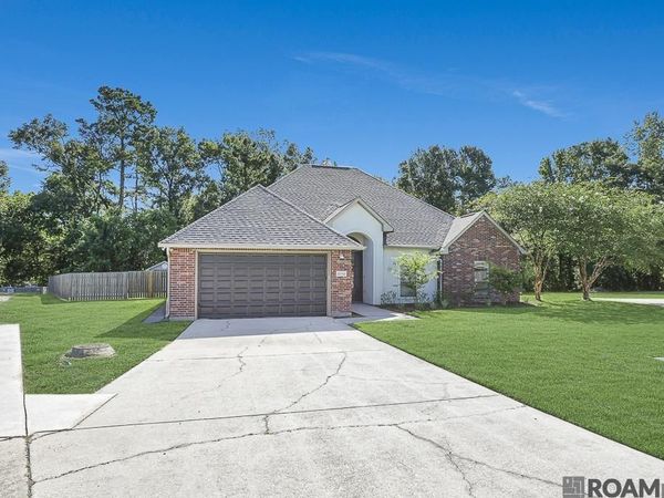 22782 Greencliff Dr, Denham Springs, LA 70726