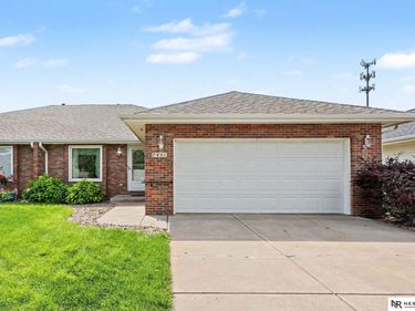 7451 S 28th Street, Lincoln, NE 68516