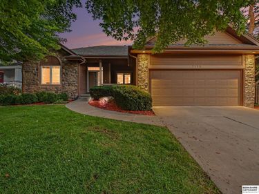 7153 N 115th Street, Omaha, NE 68142