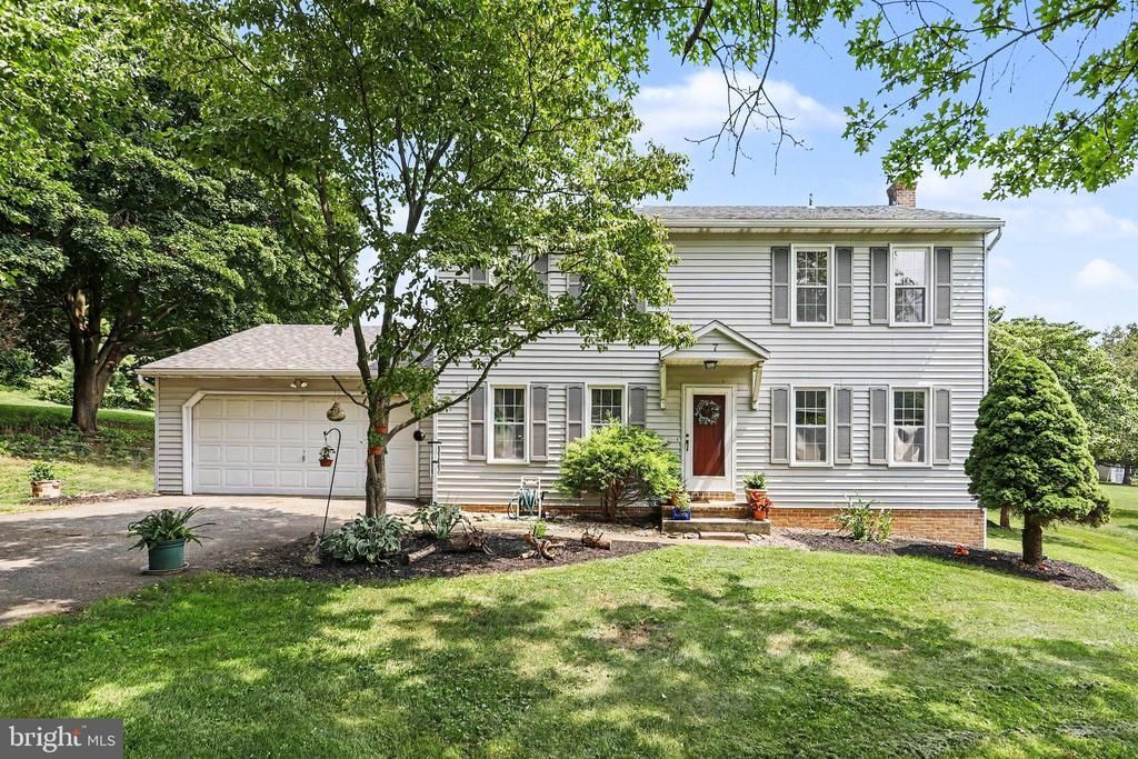 7 CARDINAL DRIVE, GLEN ROCK, PA 17327