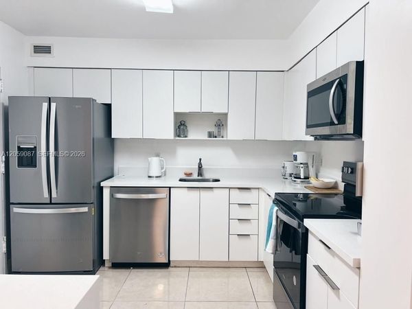 5161 Collins Ave , Unit 1510, Miami Beach, FL 33140