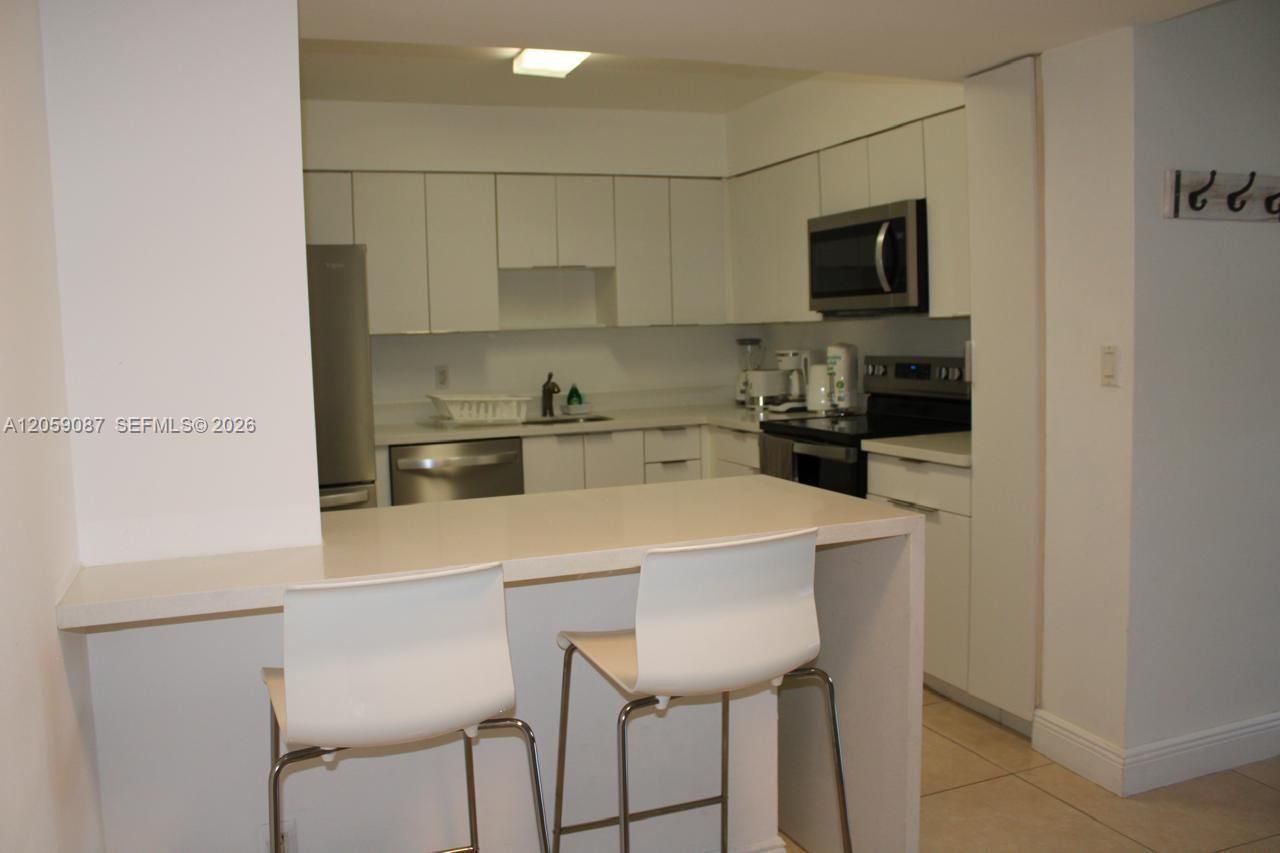 5161 Collins Ave , Unit 1510, Miami Beach, FL 33140 Photo