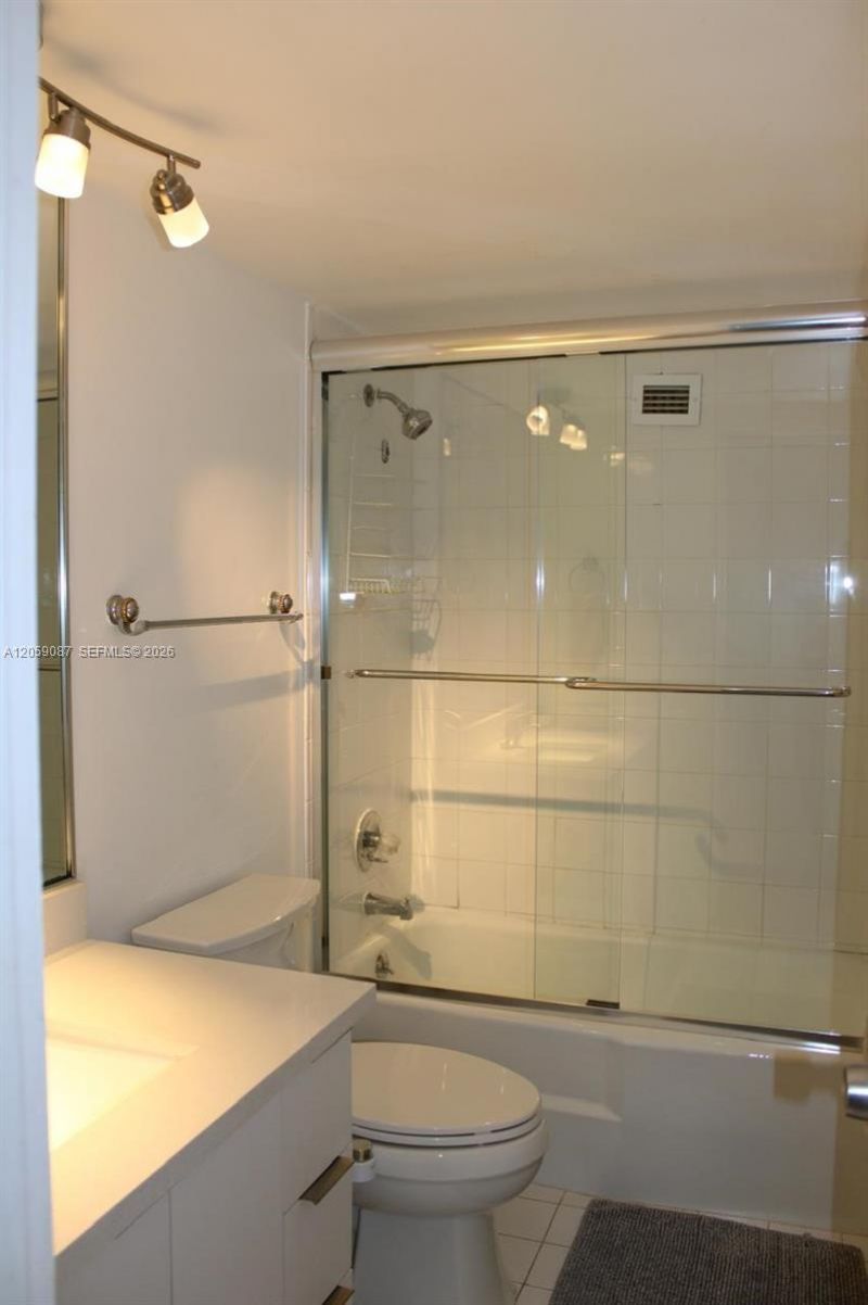 5161 Collins Ave , Unit 1510, Miami Beach, FL 33140 Photo