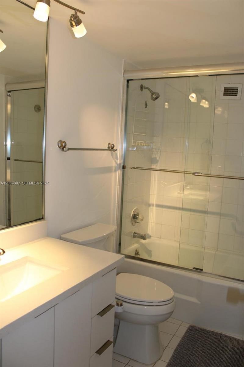 5161 Collins Ave , Unit 1510, Miami Beach, FL 33140 Photo