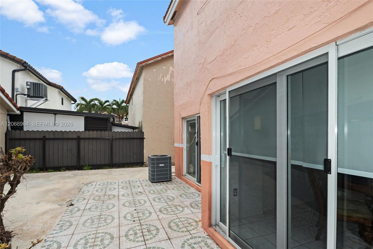 12693 NW 8th Ter, Miami, FL 33182 Photo