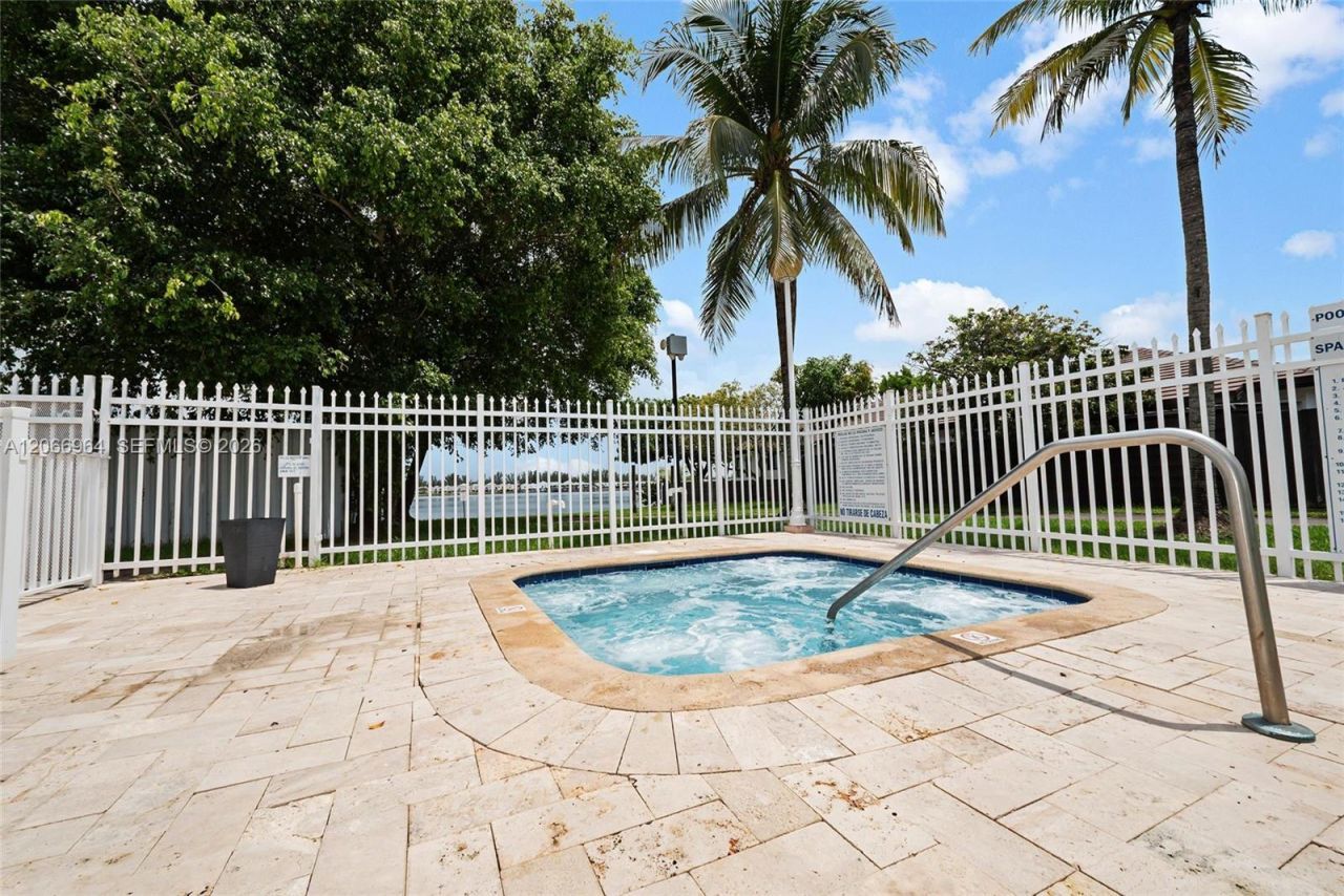 12693 NW 8th Ter, Miami, FL 33182 Photo