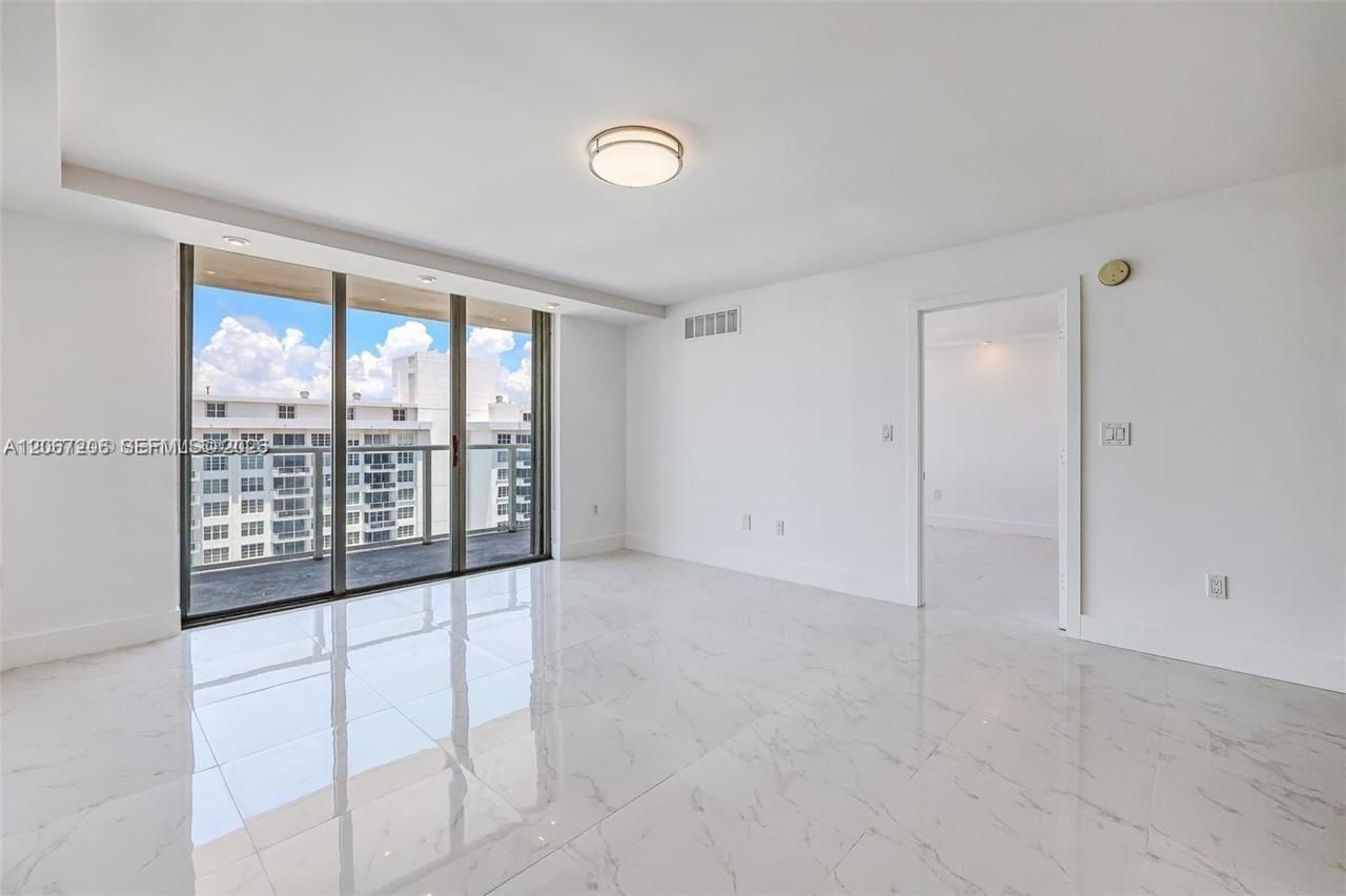 5701 Collins Ave , Unit 1611, Miami Beach, FL 33140 Photo
