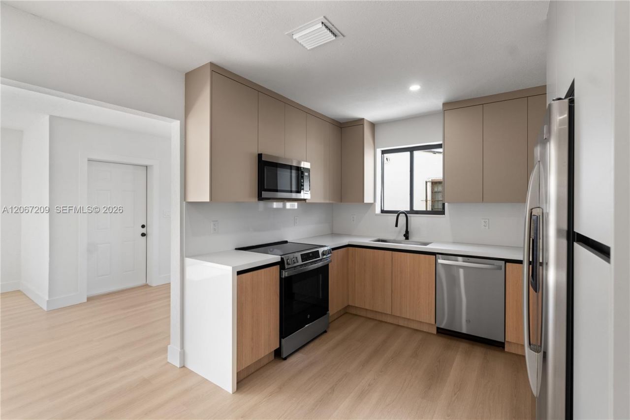 31 W 64th St , Hialeah, FL 33012 Photo