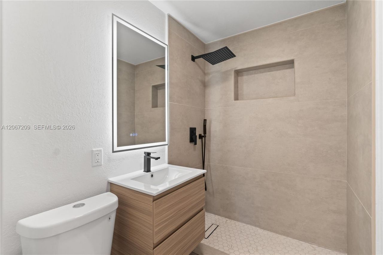 31 W 64th St , Hialeah, FL 33012 Photo
