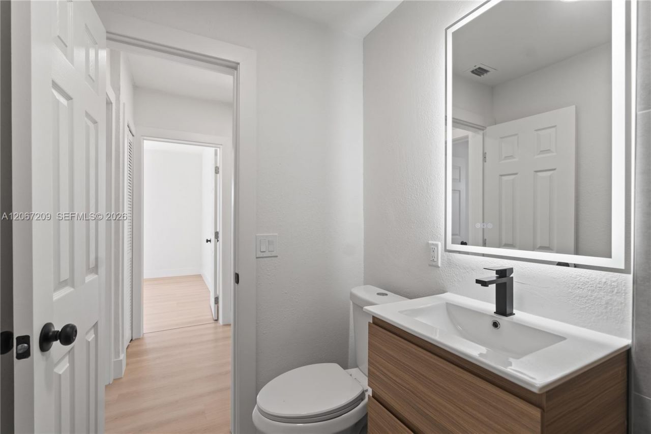 31 W 64th St , Hialeah, FL 33012 Photo