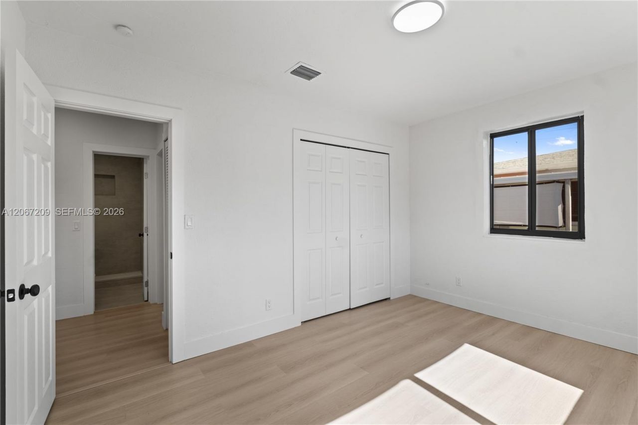 31 W 64th St , Hialeah, FL 33012 Photo