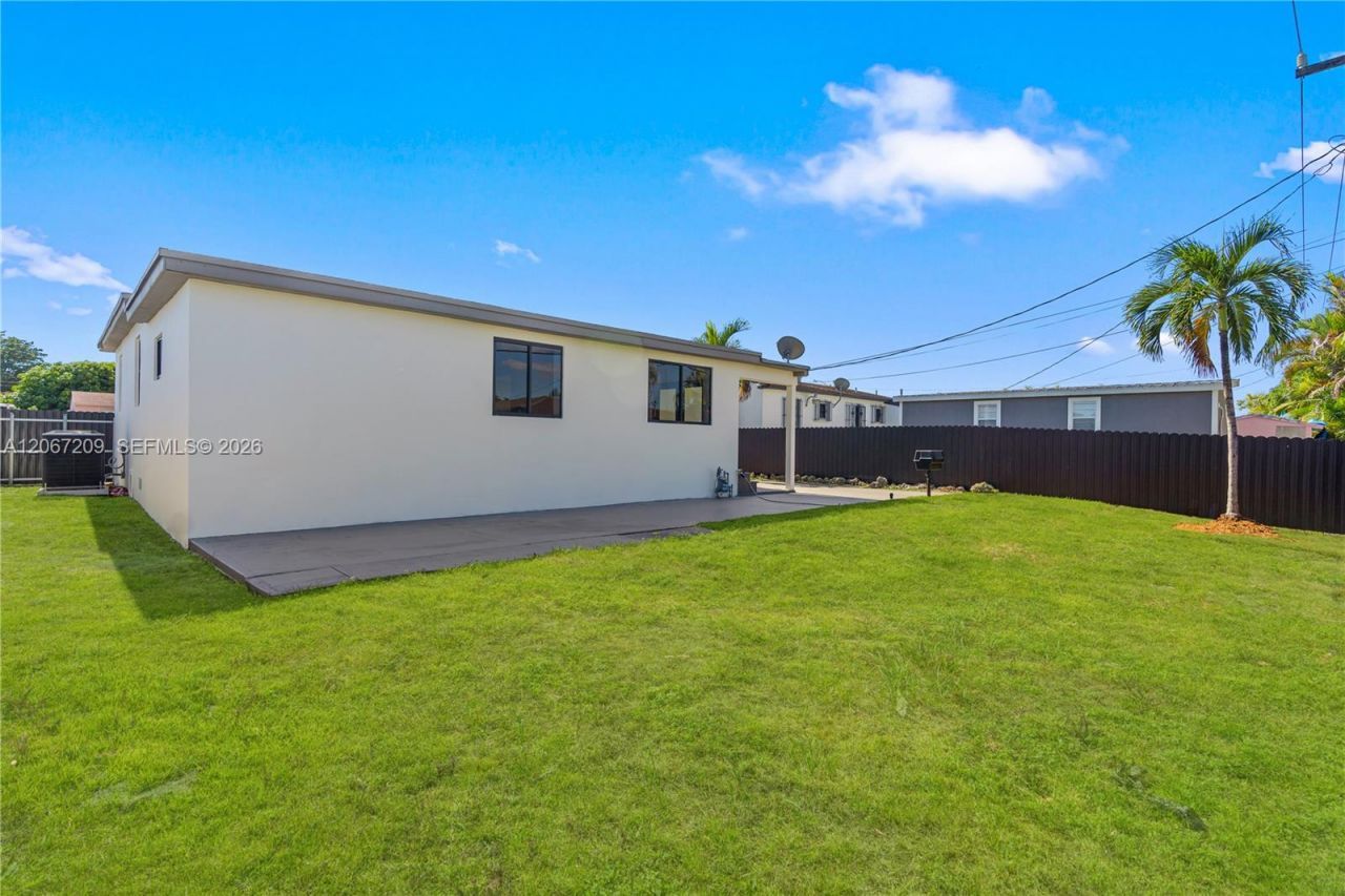31 W 64th St , Hialeah, FL 33012 Photo