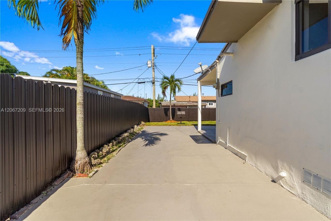 31 W 64th St , Hialeah, FL 33012 Photo