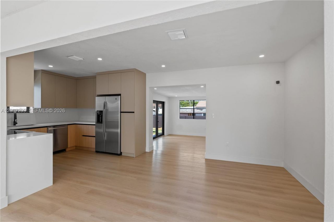 31 W 64th St , Hialeah, FL 33012 Photo