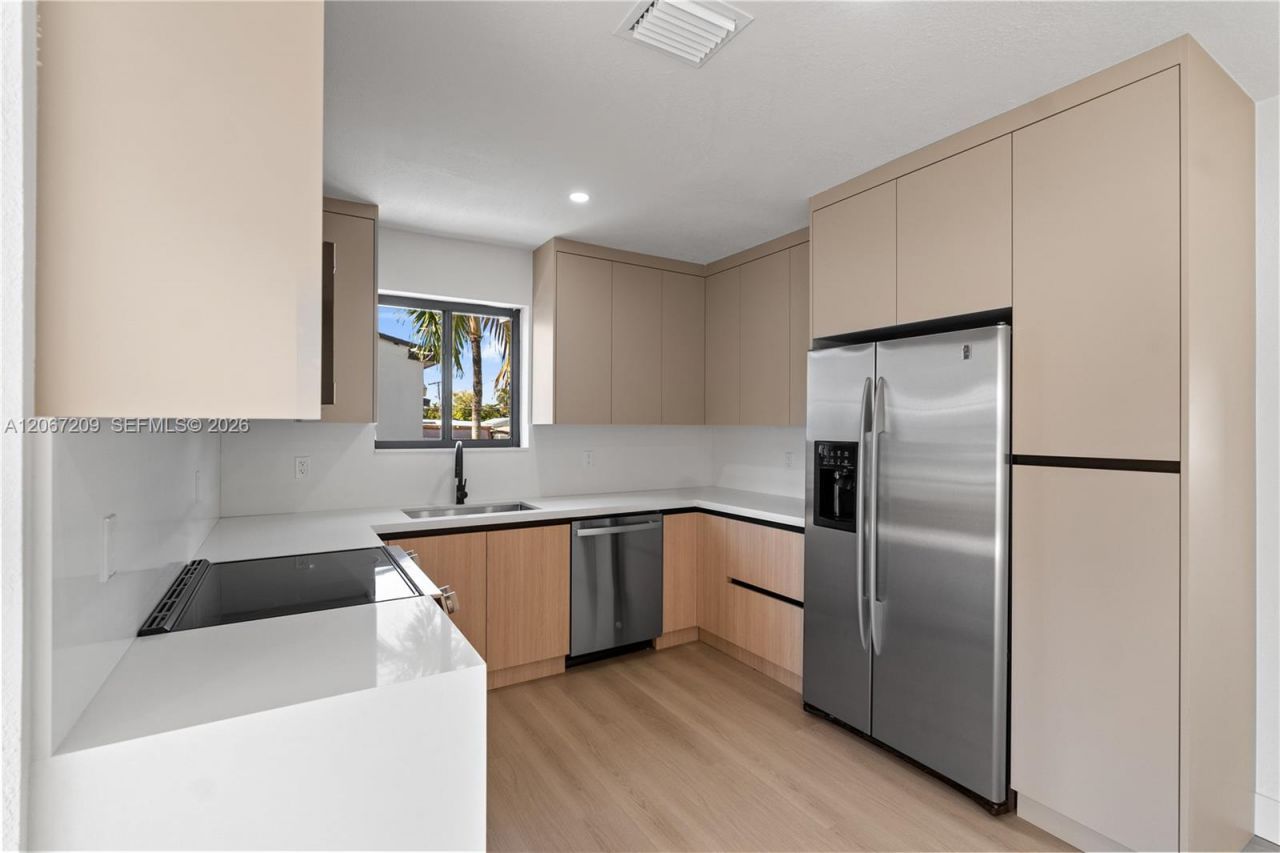 31 W 64th St , Hialeah, FL 33012 Photo