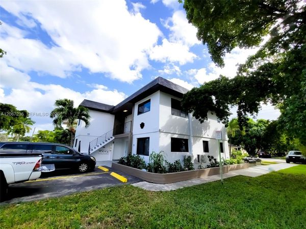1858 Dewey St , Hollywood, FL 33020