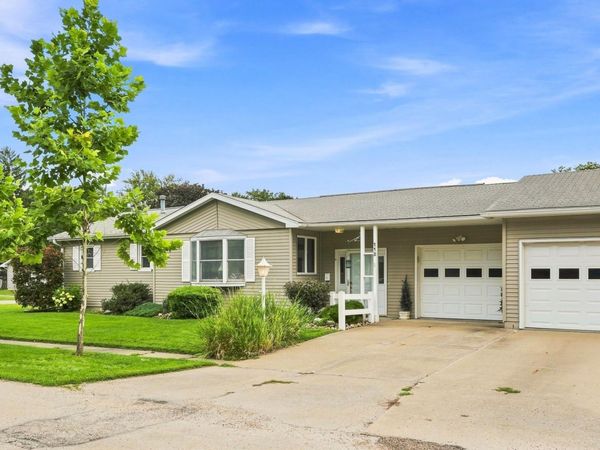 112 N Minerva Street, Mediapolis, IA 52637