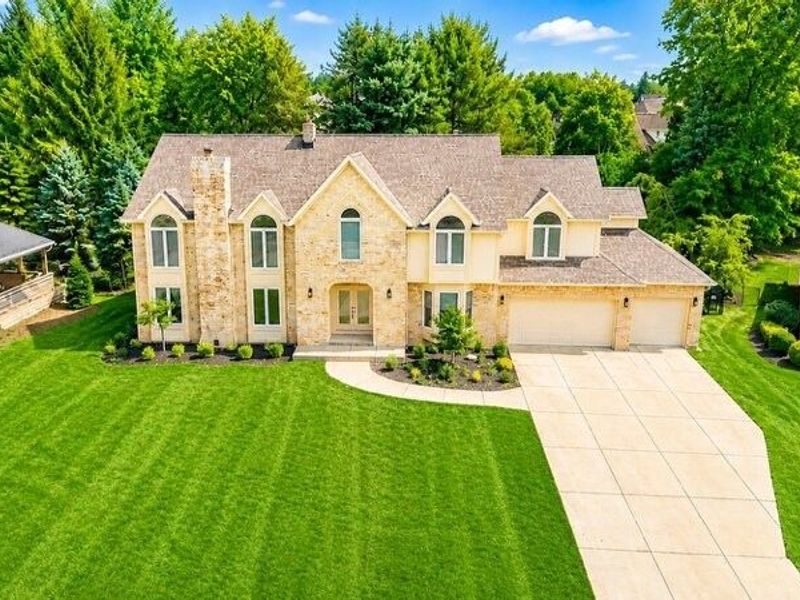 5650 Ashley Circle, Highland Heights, OH 44143 Photo 2