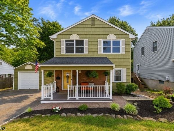 180 River Dr, Parsippany-Troy Hills, NJ 07034