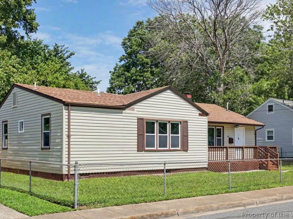 102 W Kelly Avenue, Hampton, VA 23663