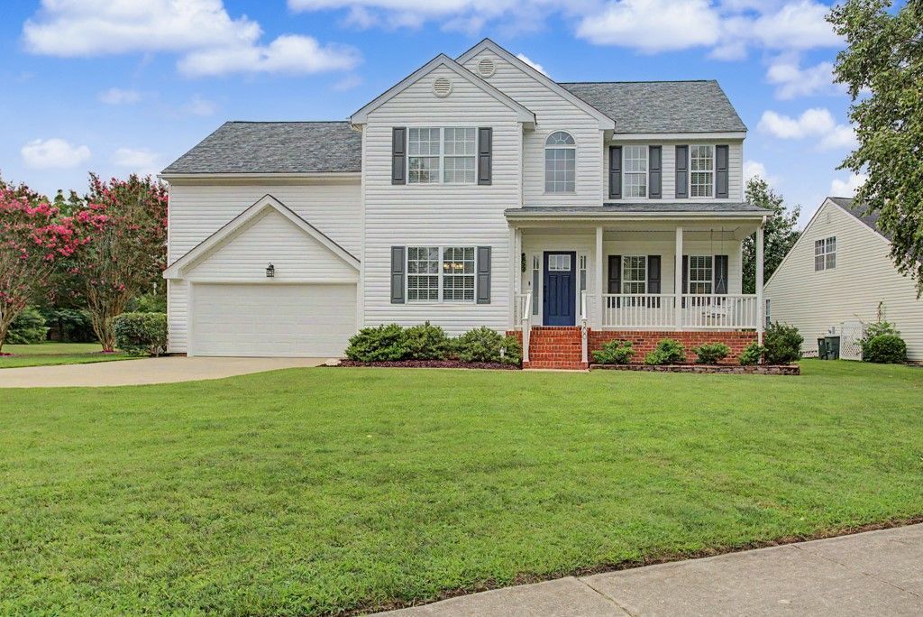 300 Kings Pointe Crossing, Yorktown, VA 23693 Main Photo
