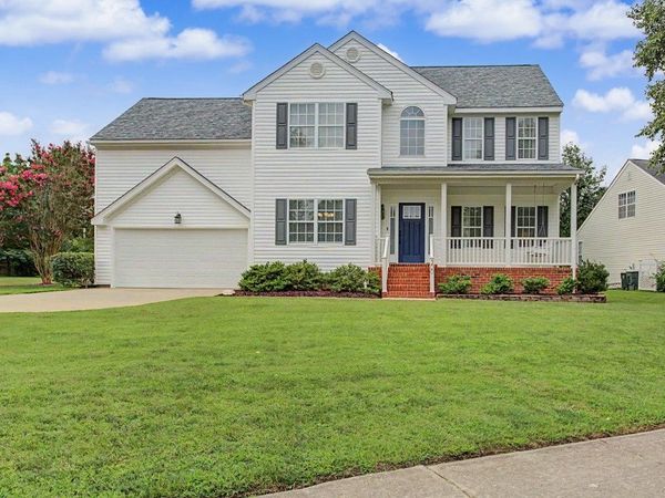 300 Kings Pointe Crossing, Yorktown, VA 23693