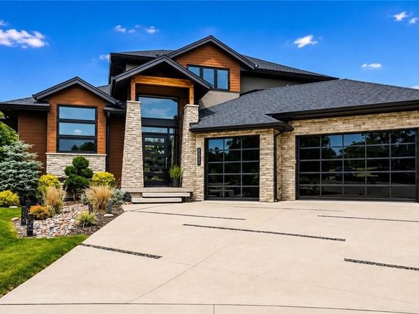 8826 McCoy Street, Lenexa, KS 66227