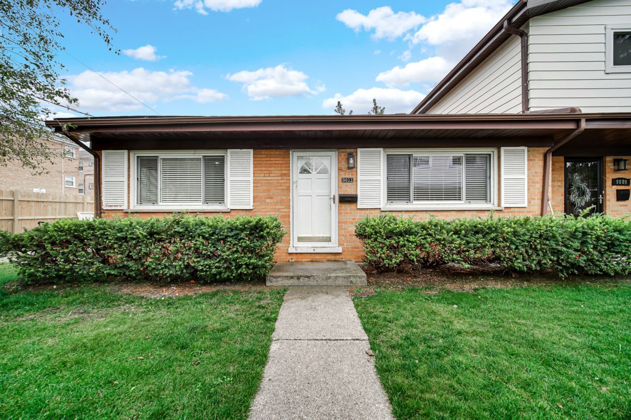 9011 N Clifton Avenue, Niles, IL 60714 Main Photo