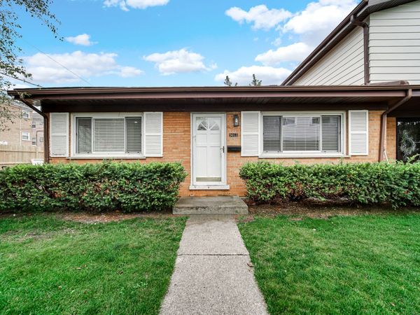 9011 N Clifton Avenue , Niles, IL 60714