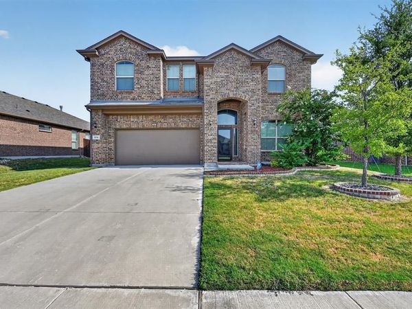 576 Pendennis Drive, Saginaw, TX 76131